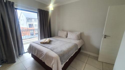 Tshwane Apartment | The Blyde Crystal Lagoon One Bedroom Apartment