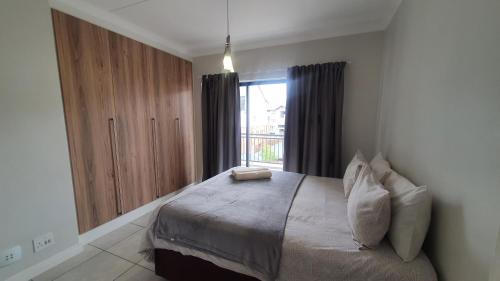 Tshwane Apartment | The Blyde Crystal Lagoon One Bedroom Apartment