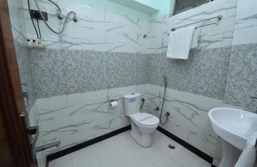 Lalkothi Bed & Breakfast | The BnB World-sustainable stay - Deluxe King Room 1