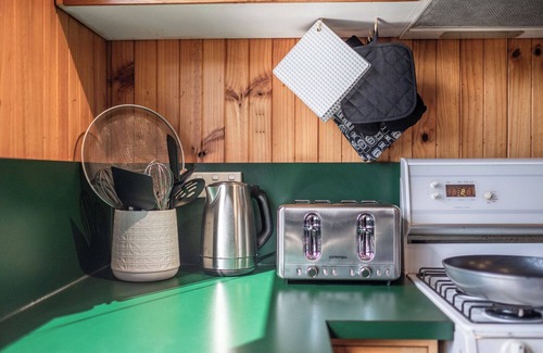Coles Bay House | The Boathouse - Freycinet Holiday Houses