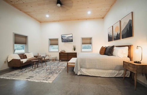 Sevierville Resort | The Boho Barn