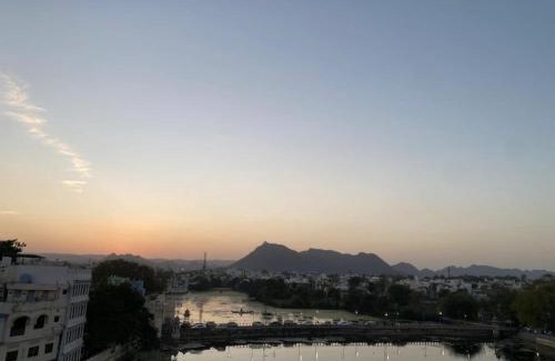Lake Swaroop Sagar Bed & Breakfast | The Boho Royal Udaipur
