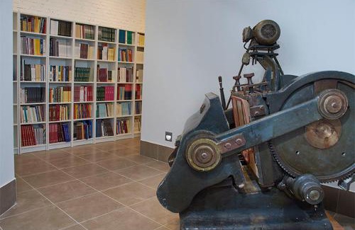 Valladolid Hostel | The Book Factory Hostel by gaiarooms