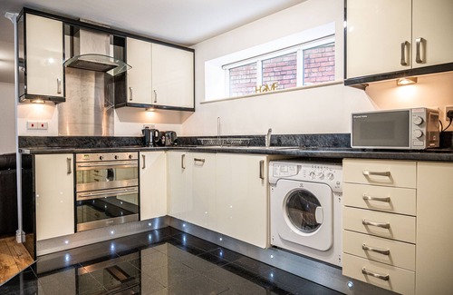 Leeds City Center Apartment | The Bookbinders Residence Leeds City Centre