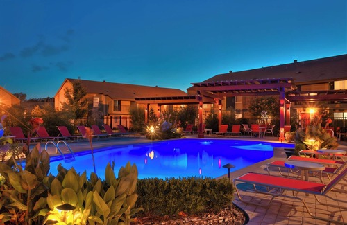 Norman Apartment | The Boomer | Pool | W/D | Gym | Dog Friendly | OU!