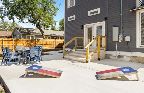 Seguin House | The Bowie Grand - Historic Comfort in Seguin