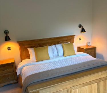 Burwarton Bed & Breakfast | The Boyne Arms
