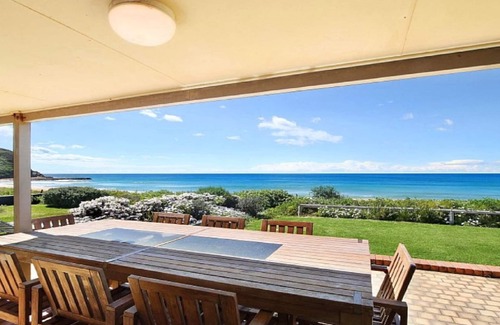 North Avoca House | THE BREAKERS | Beachfront , Pet Friendly | Accom Holidays