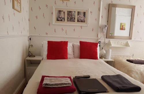 Blackpool Town Center Bed & Breakfast | The Brema Hotel