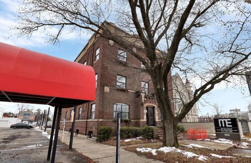 Near East Columbus Apartment | The Broad- Queen Bed - Luxury Furnish - Pet Haven