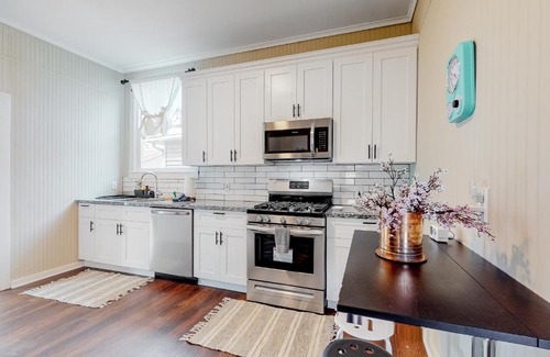Galveston House | The BS Family Cottage