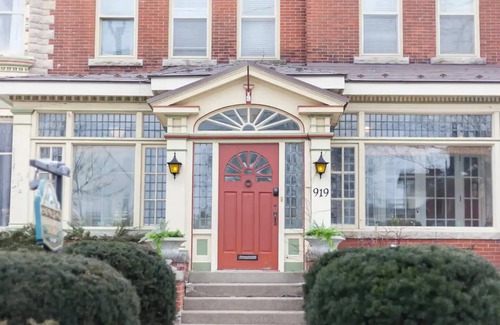 Owen Sound House | The Butchart Estate: heritage mansion by Georgian Bay