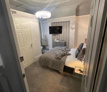 Porthcawl Bed & Breakfast | The Butterfly Guest House