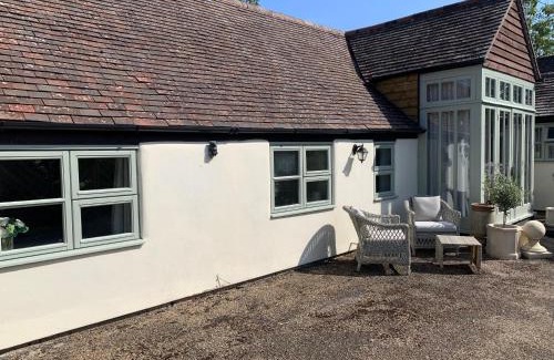 Frilford Bed & Breakfast | The Byre, at Cradle Barn offering a king suite