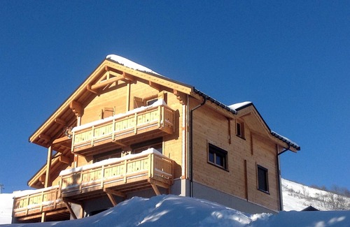 La Toussuire Ski Chalet | THE CHALET KRISSYANN - 100M SKIING - SOUTH FACING - 14 PEOPLE - 140 M2