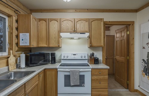 Fairbanks Apartment | The Cabin in the Woods 2 森林小屋 2