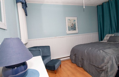 Pointe-au-Pere Ski Chalet | The Cabines du Phare are located in Rimouski by the sea. They are composed of te