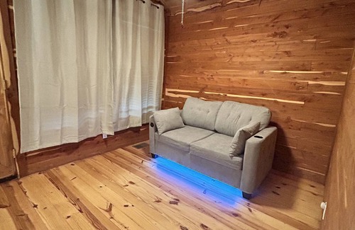 Georgetown Cabin | The Cabins at Angel Springs - Songbird