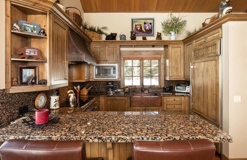 Jackson Hole House | The Cabins at Jackson Hole Golf and Tennis DOG FRIENDLY w fee.