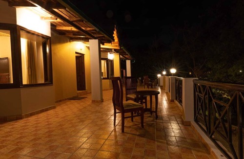 Naukuchiyatal Villa | The camphor Tree Lakefront Jungle Lodge by Earthaa Escapes
