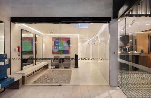 Melbourne Central Business District Apartment | The Canvas Apartment Hotel