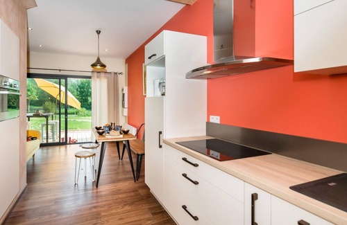 Yenne House | THE CAT'S NESTS - THE SPOTTED WOODPECKER