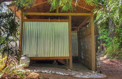 Poulsbo Cabin | The Cedar Cabin at the Forest Farmstead