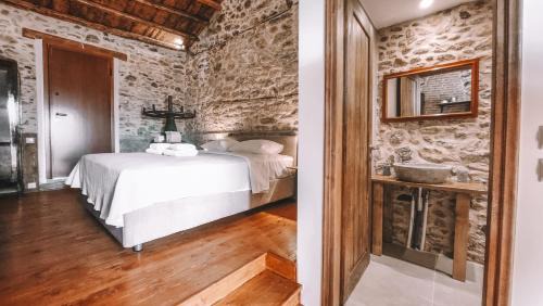 Spata-Artemida Apartment | The Cellar Studios - by Avelink