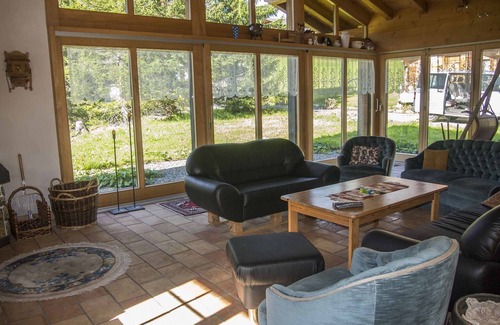 Adelboden House | The chalet is located in the middle of the skiing and hiking area of Adelboden.