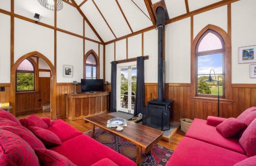 Broadwood Villa | The Chapel - Kohukohu
