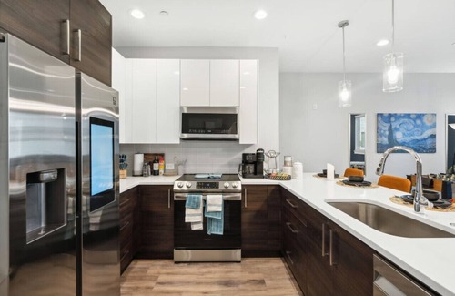 Fort Worth House | The Charm :2BD In the Heart of Magnolia & Stylish!