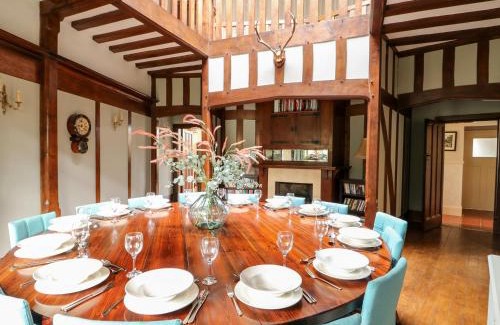 Peterborough House | The Chestnuts