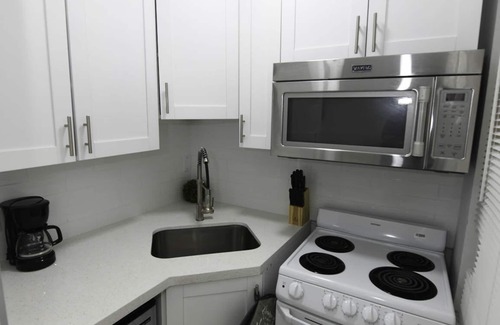 Poinsettia Heights Apartment | The Chic Studio❣ Excellent Location | Near Fort Lauderdale Beach
