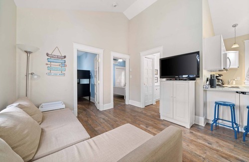 Cherry Valley House | The Chickadee - 21 Farm View