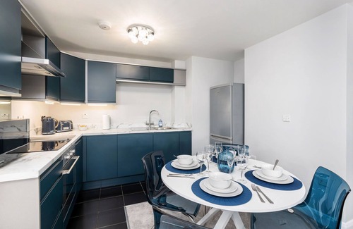 Chorlton-cum-Hardy Apartment | The Chorlton- With Large Outdoor Terrace