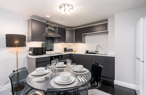 Chorlton-cum-Hardy Apartment | The Chorlton- With Large Outdoor Terrace
