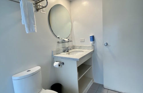 Makati House | The Clipper Hotel, Makati