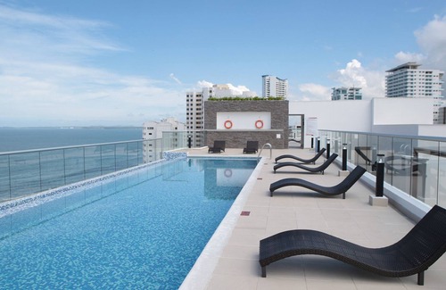 Crespo Apartment | The Clover Suite
