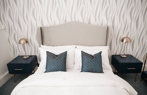 Greenock Apartment | The Clyde Coast Apartment - Stylish & Luxury Stay