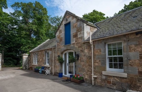 North Berwick Cottage | The Coach House sleeps six in three bedrooms