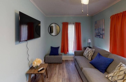 Baytown Apartment | The Comfi Coral - Apartment Home Studio C