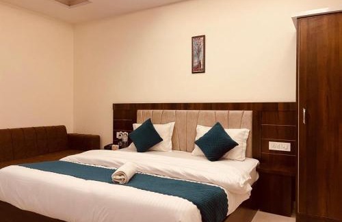 Haridwar Hotel | The Conifer View - Budget Friendly ! Lift ! Parking ! Spacious Room ! Family Friendly