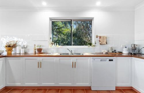 Pacific Heights House | The Coral Hideaway coastal escape
