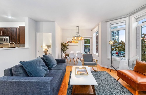 Belltown Apartment | The Corner Nest at Belltown