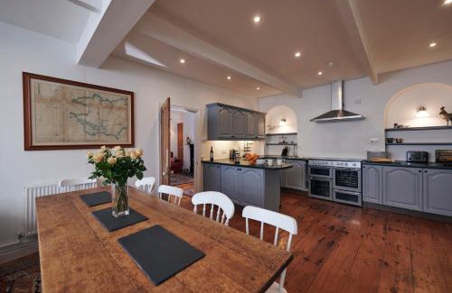 Laugharne House | The Cottage Laugharne