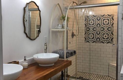 Brandon House | The Cottage on College Street