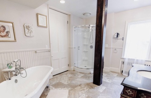 Middletown Cottage | The Cottage- Private Room