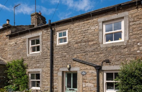 Worton House | The Cottage - Two Bedroom House, Sleeps 4