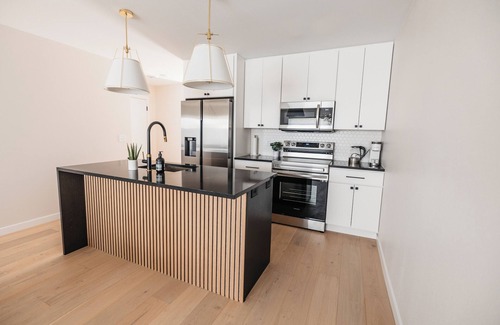 Mankato House | -The Cotton House- Modern, Clean, Close to MSU!