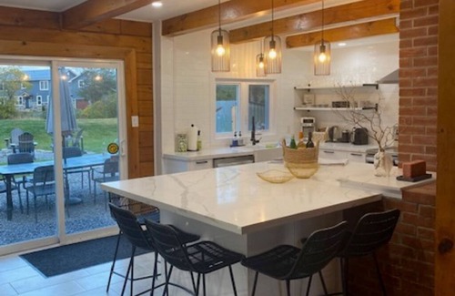 Ameliasburgh House | The County Chalet - 3 bdrm, 2 bath, games room